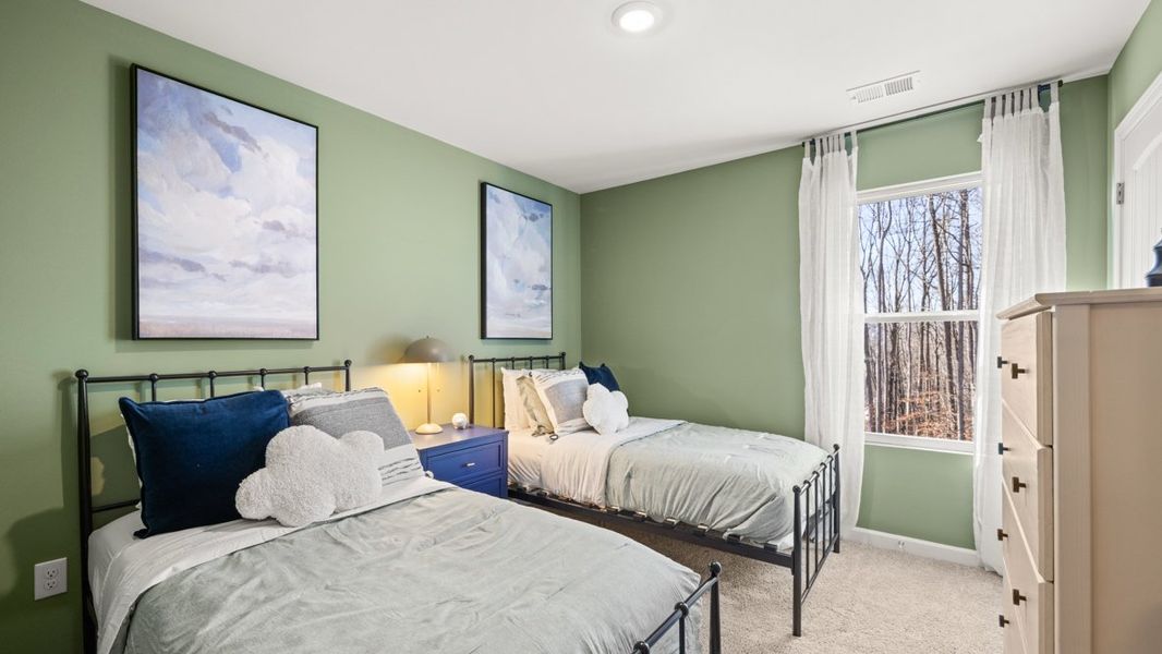 Representative furnished interior of a home built from the Sudbury 24' Townhome by D.R. Horton in Oconee Overlook Townhomes, Gainesville (Image 26).