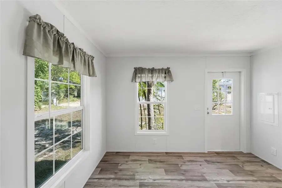 Spacious, unfurnished interior of a new home in , Deland (Image 28).