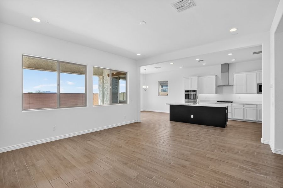 Spacious, unfurnished interior of a new home in Hawes Crossing, Mesa (Image 15).