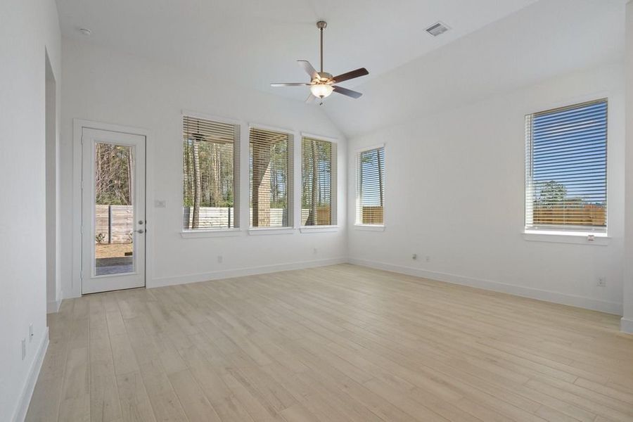 Spacious, unfurnished interior of a new home in Attwater, Waller (Image 20).