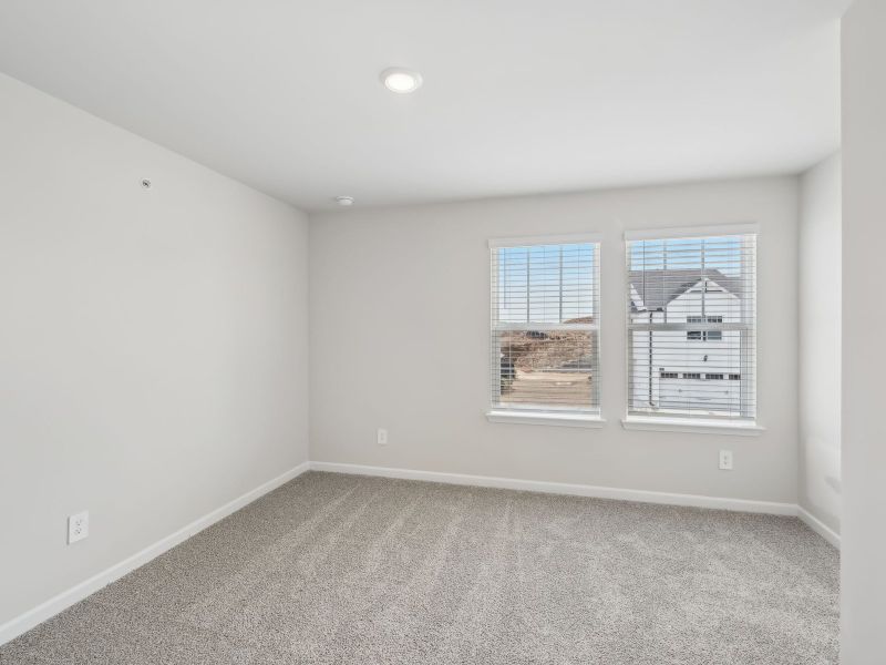 Spacious, unfurnished interior of a new home in Brooks Lake, Loganville (Image 16).