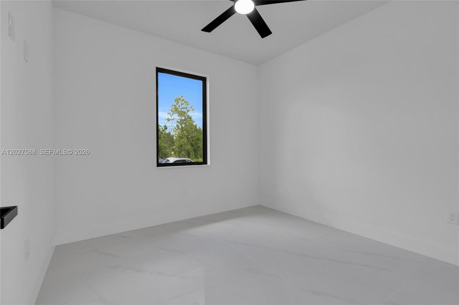 Spacious, unfurnished interior of a new home in , Lehigh Acres (Image 18).