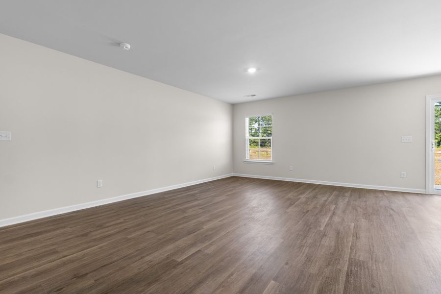 Spacious, unfurnished interior of a new home in Willow Lake, Blythewood (Image 15).