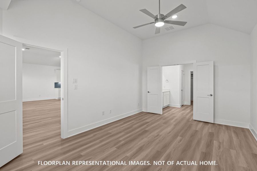 Spacious, unfurnished interior of a new home in Sorella, Tomball (Image 19).