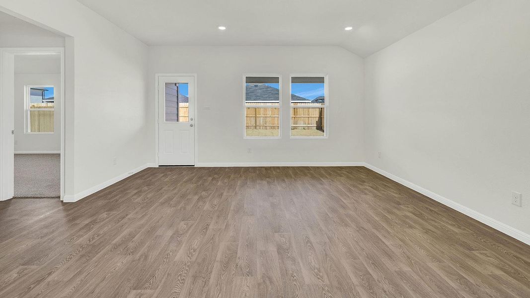 Spacious, unfurnished interior of a new home in Paramount, Kyle (Image 10).
