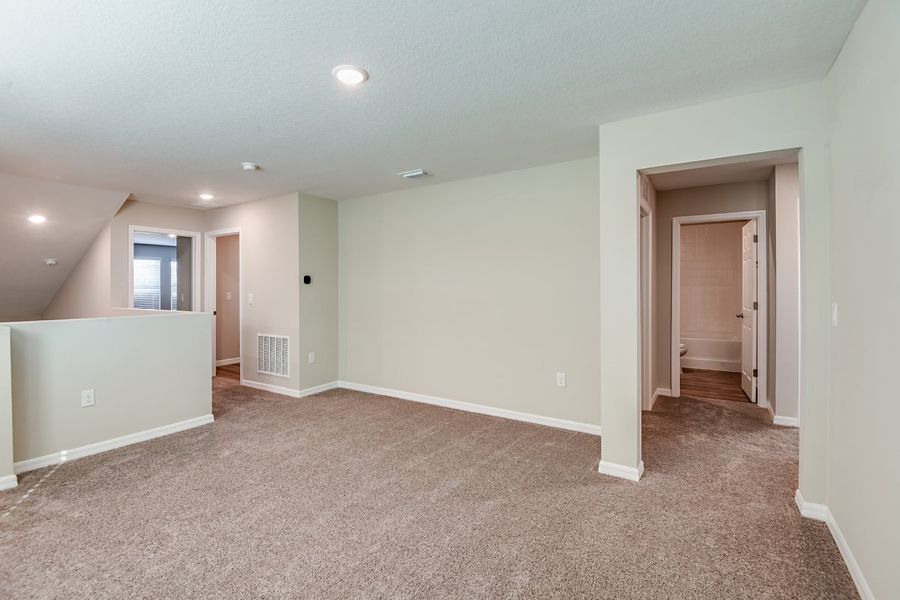 Spacious, unfurnished interior of a new home in Crosswinds, Haines City (Image 14).