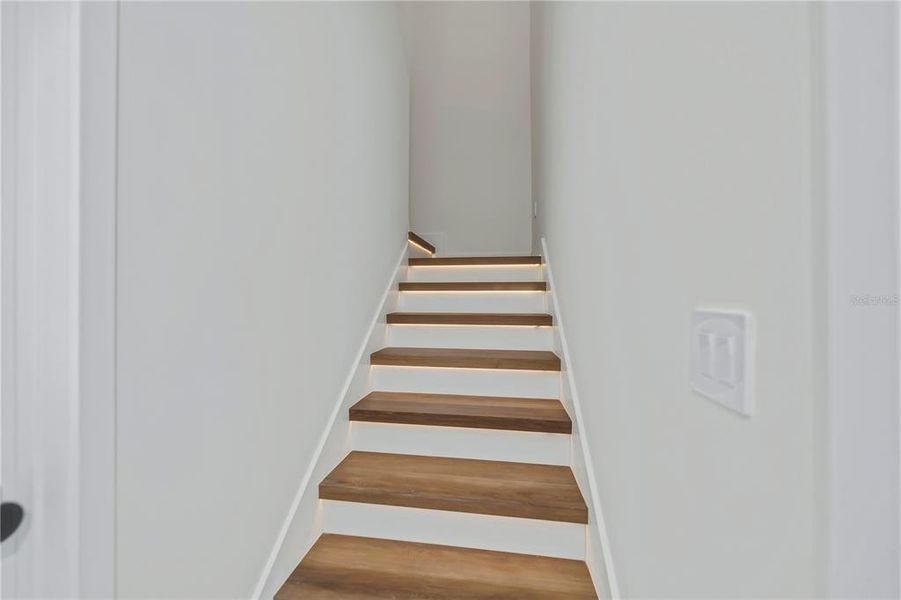 Spacious, unfurnished interior of a new home in , Placida (Image 67).