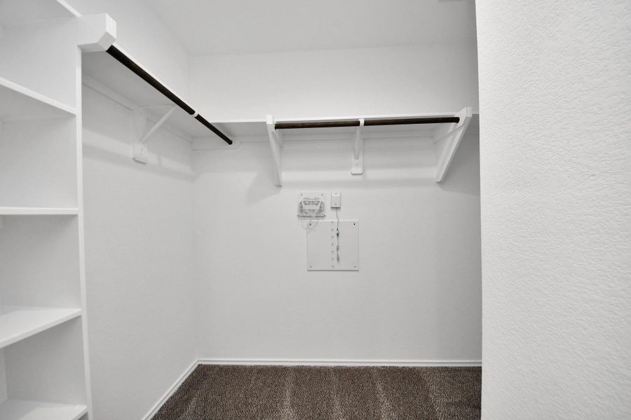 Spacious, unfurnished interior of a new home in Legacy Park, Houston (Image 35).