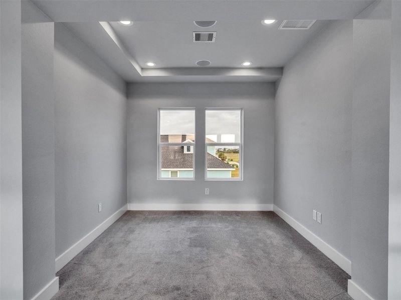 Spacious, unfurnished interior of a new home in , Galveston (Image 31).