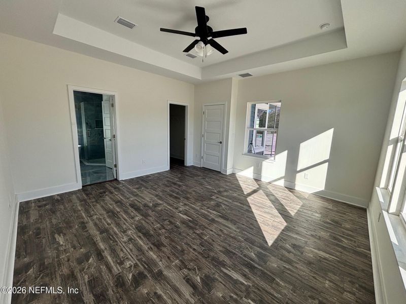 Spacious, unfurnished interior of a new home in , Melrose (Image 22).