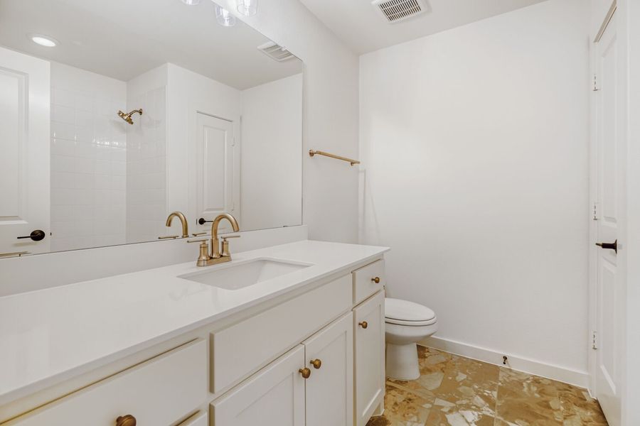 Plan 860 Representative Photo - Bathroom