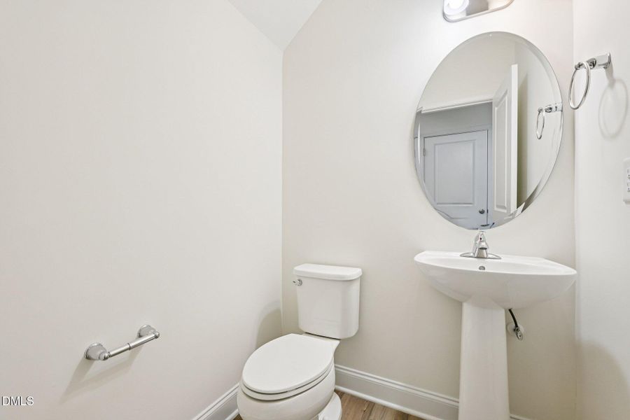 16-web-or-mls-Willow Cameron Wy-S0502-01