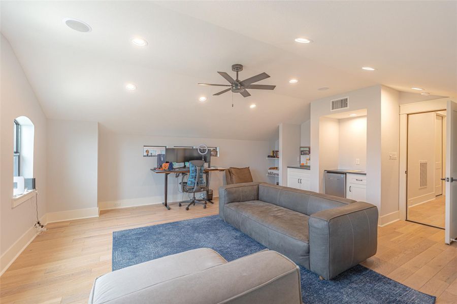 Image 17 of a home in . Image 17 of a home in .