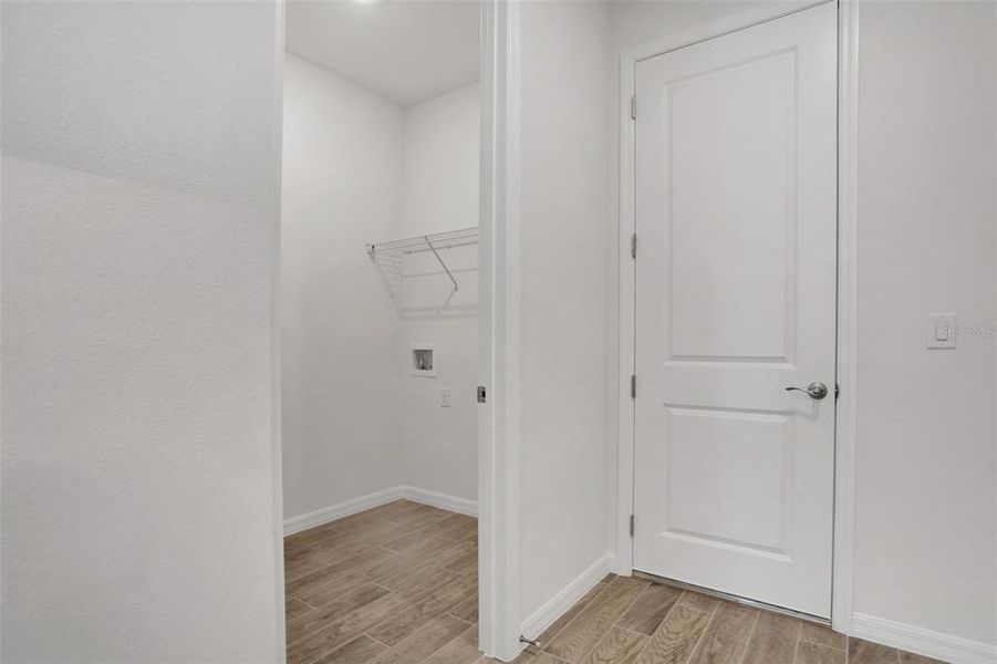 Spacious, unfurnished interior of a new home in Angeline, Land O' Lakes (Image 31).