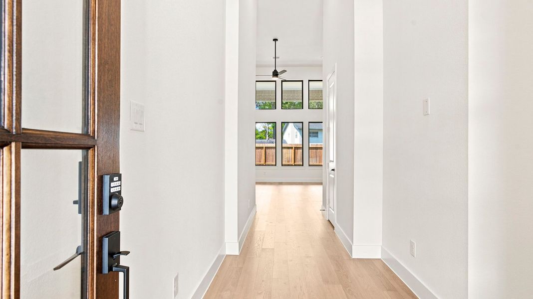 Spacious, unfurnished interior of a new home in Friendswood Trails 70' Homesites, Friendswood (Image 20).