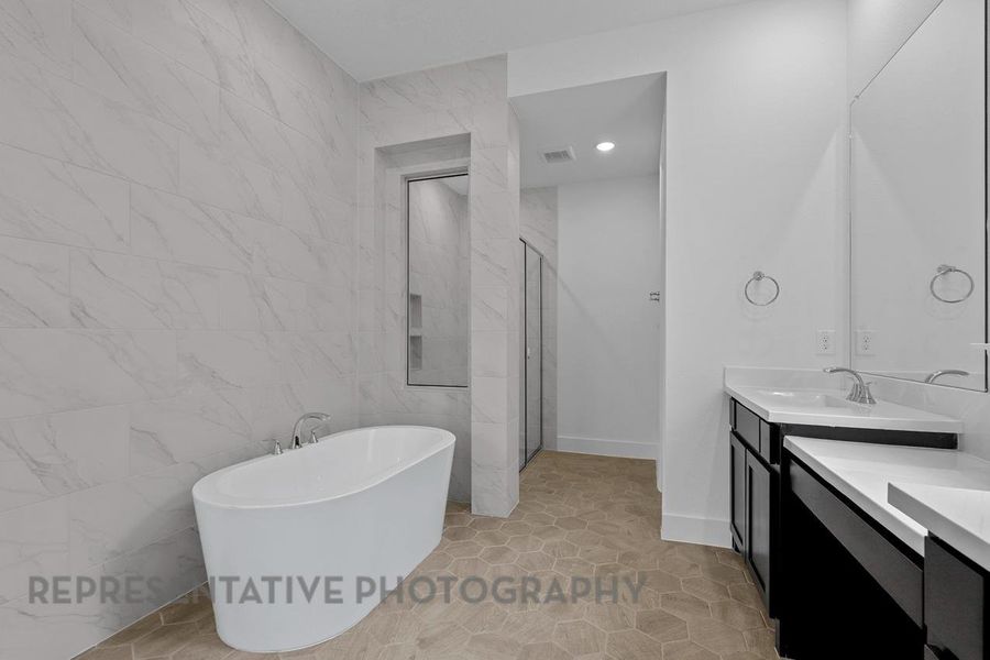 Furnished interior view inside a new home in Riceland, Mont Belvieu (Image 9).