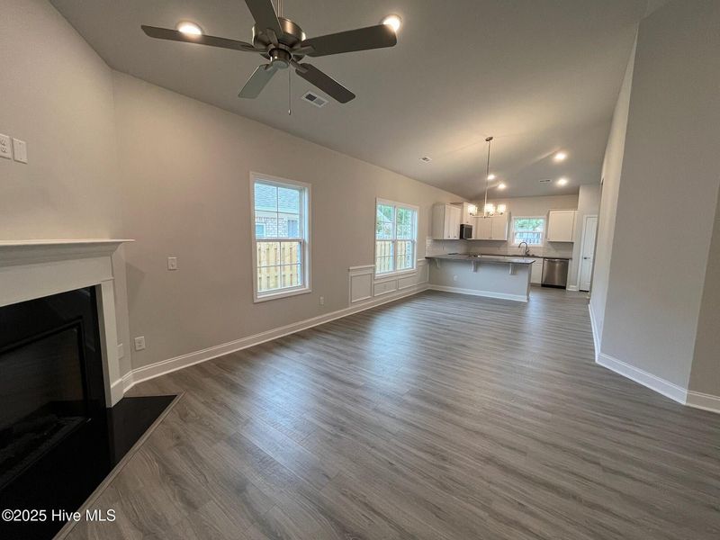 Spacious, unfurnished interior of a new home in Palmetto Creek, Bolivia (Image 11).