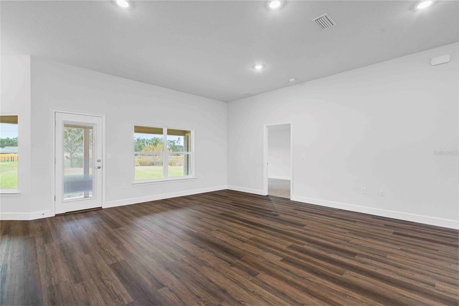 Spacious, unfurnished interior of a new home in The Preserve at Laurel Lake, Lake City (Image 15).