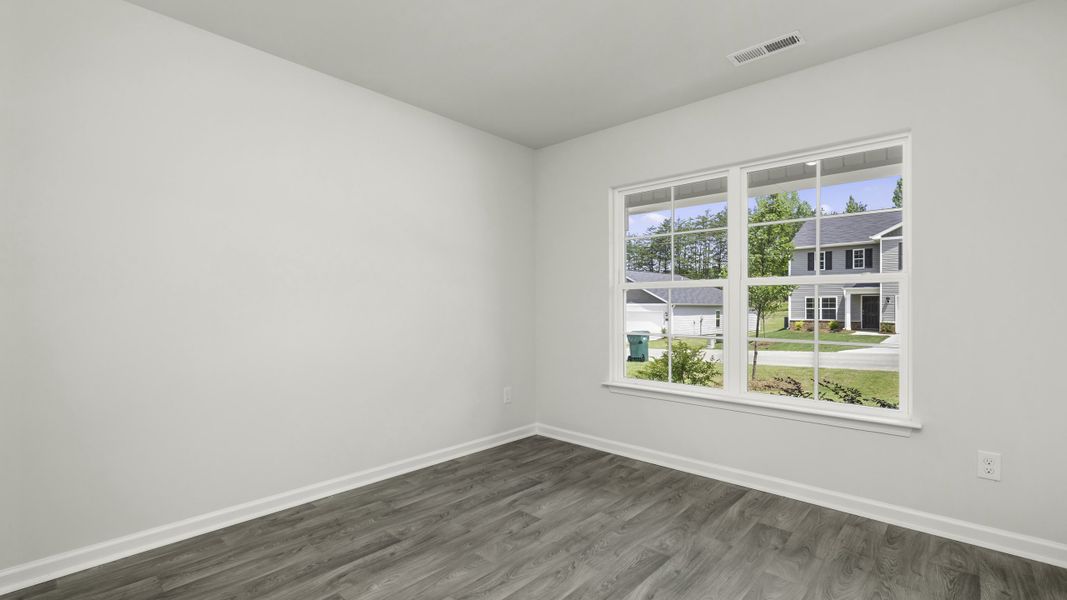 Spacious, unfurnished interior of a new home in Baymeade, Lexington (Image 10).
