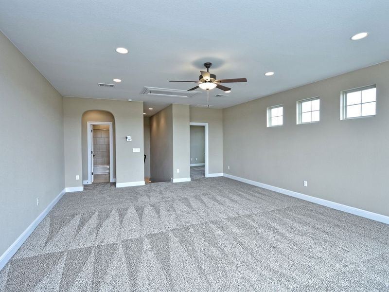 Representative unfurnished interior of a home built from the Madera II by Giddens Homes in Scofield Farms Estates, Georgetown (Image 365).