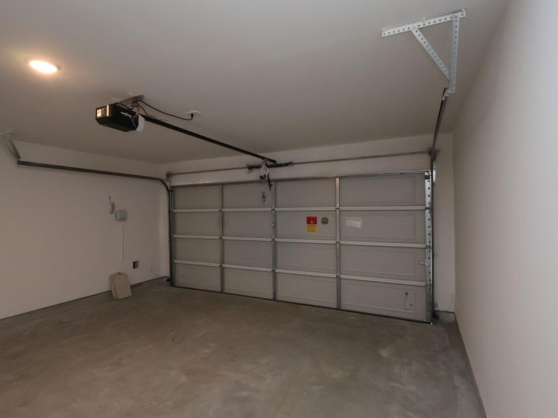 Spacious, unfurnished interior of a new home in Sorella, Tomball (Image 15). Spacious, unfurnished interior of a new home in Sorella, Tomball (Image 15).