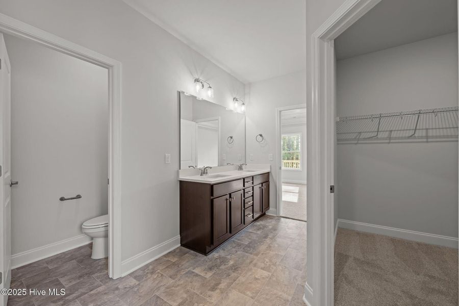 Furnished interior view inside a new home in Fairfield Harbour, New Bern (Image 8).