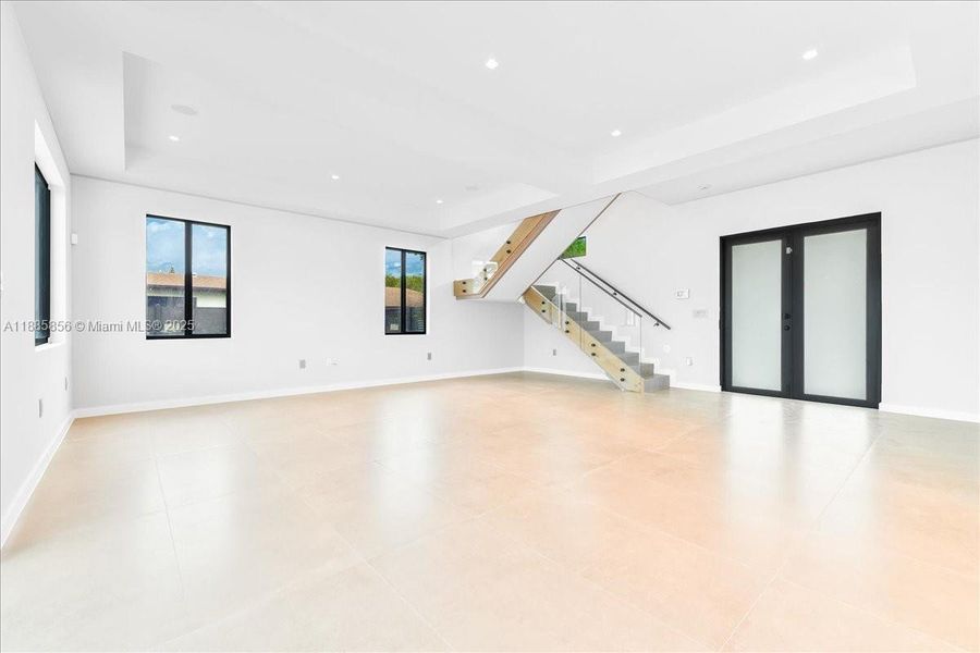 Spacious, unfurnished interior of a new home in , Miami (Image 16).