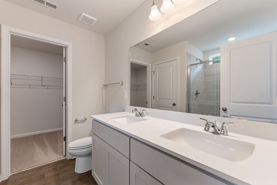 Furnished interior view inside a new home in Richmond Hill, Inman (Image 16).