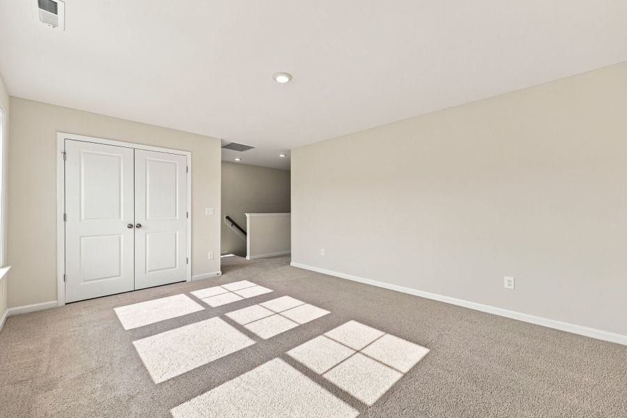 Spacious, unfurnished interior of a new home in Neill's Pointe, Angier (Image 25).