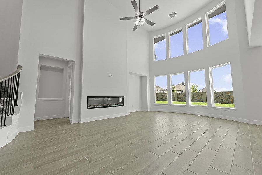 Spacious, unfurnished interior of a new home in Jordan Ranch, Katy (Image 20).