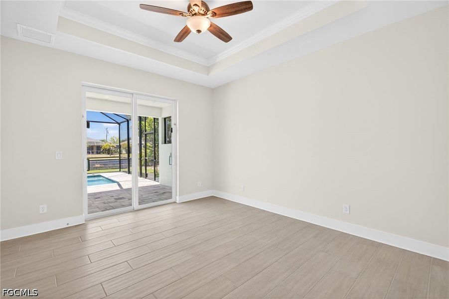 Spacious, unfurnished interior of a new home in Cape Coral, Cape Coral (Image 32).
