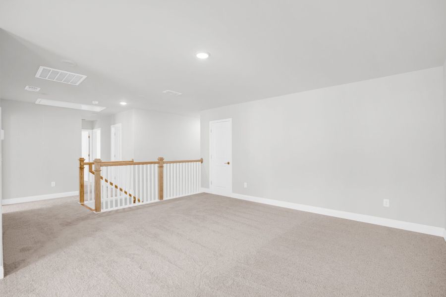 Spacious, unfurnished interior of a new home in Carriage Estates, Lexington (Image 19).