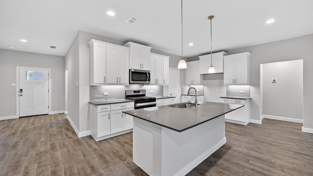 Furnished interior view inside a new home in Sandstone Estates, Granbury (Image 5).