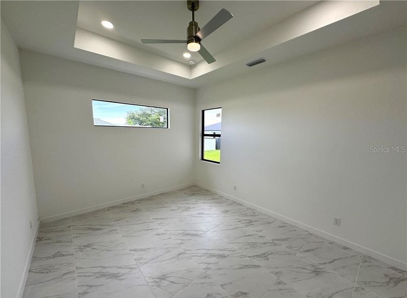 Spacious, unfurnished interior of a new home in , Cape Coral (Image 24).