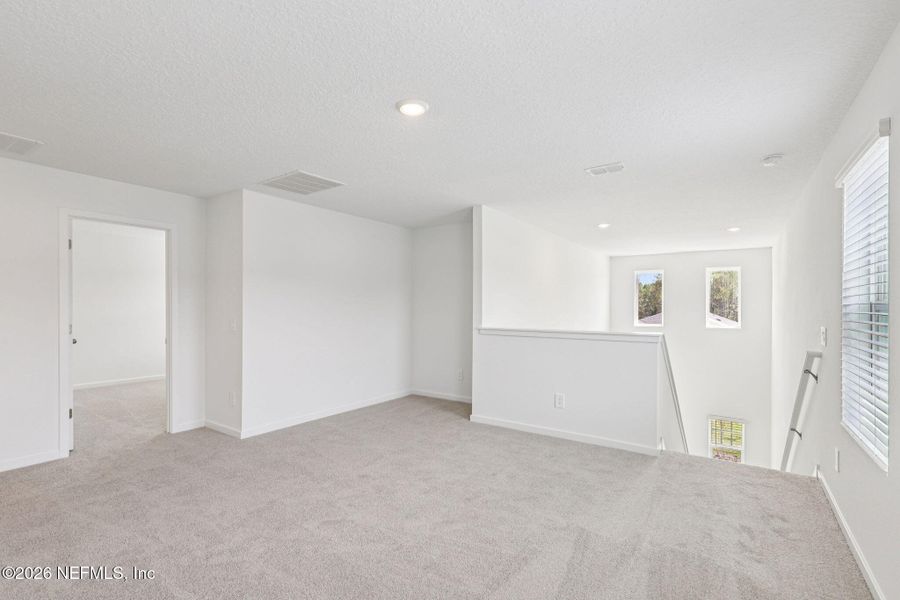 Spacious, unfurnished interior of a new home in Kings Preserve, Jacksonville (Image 12).