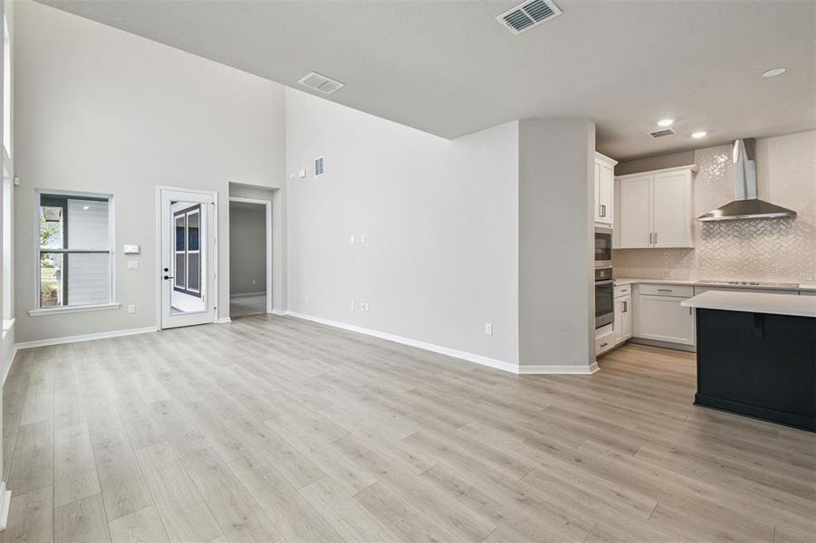 Spacious, unfurnished interior of a new home in Weslyn Park in Sunbridge 34', St. Cloud (Image 21).