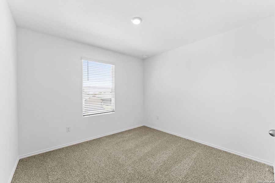 Spacious, unfurnished interior of a new home in Laurel Vistas, San Antonio (Image 26).