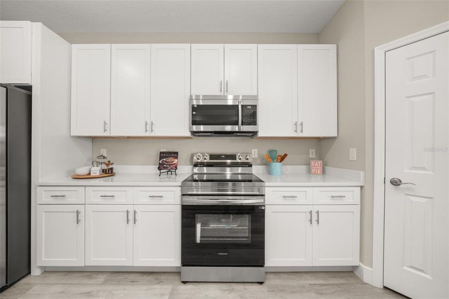 stainless appliances included