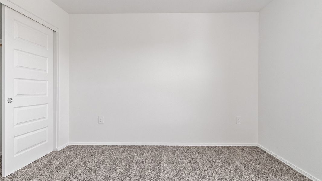 Spacious, unfurnished interior of a new home in Hanson Ridge, Vail (Image 31).