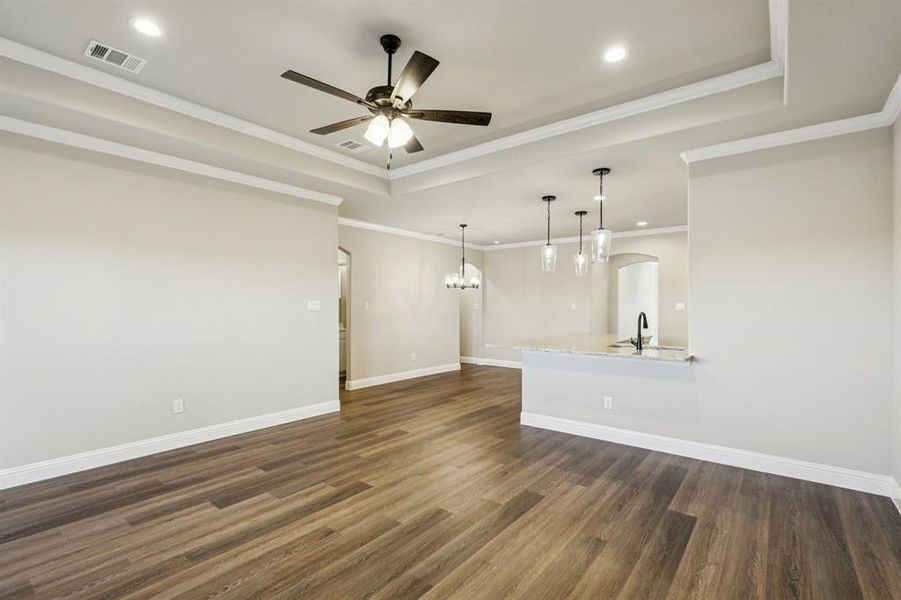 Spacious, unfurnished interior of a new home in , Alvarado (Image 12).