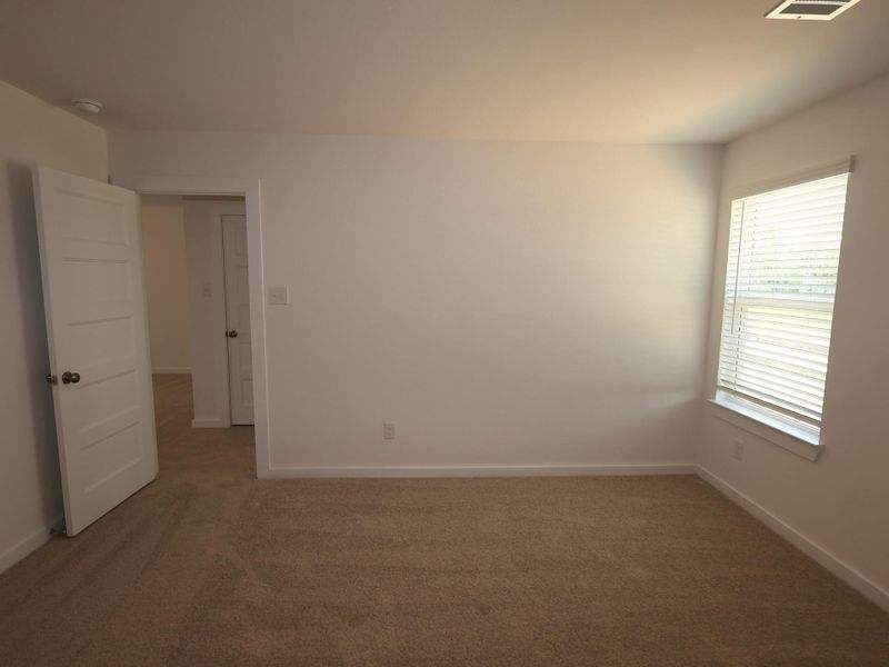 Spacious, unfurnished interior of a new home in Indian Springs, Crosby (Image 16).