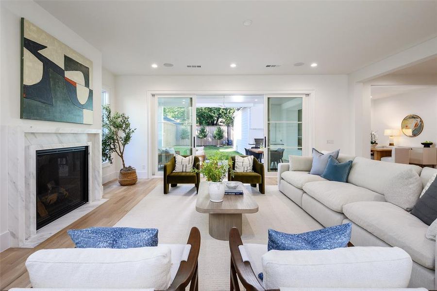 Furnished interior view inside a new home in , Dallas (Image 33). Furnished interior view inside a new home in , Dallas (Image 33).