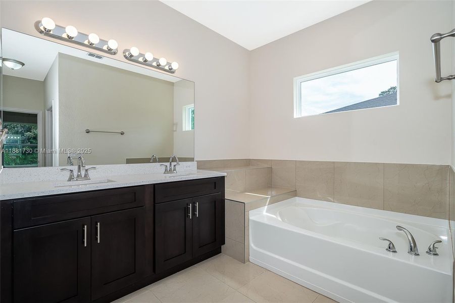 Furnished interior view inside a new home in , Kissimmee (Image 4).