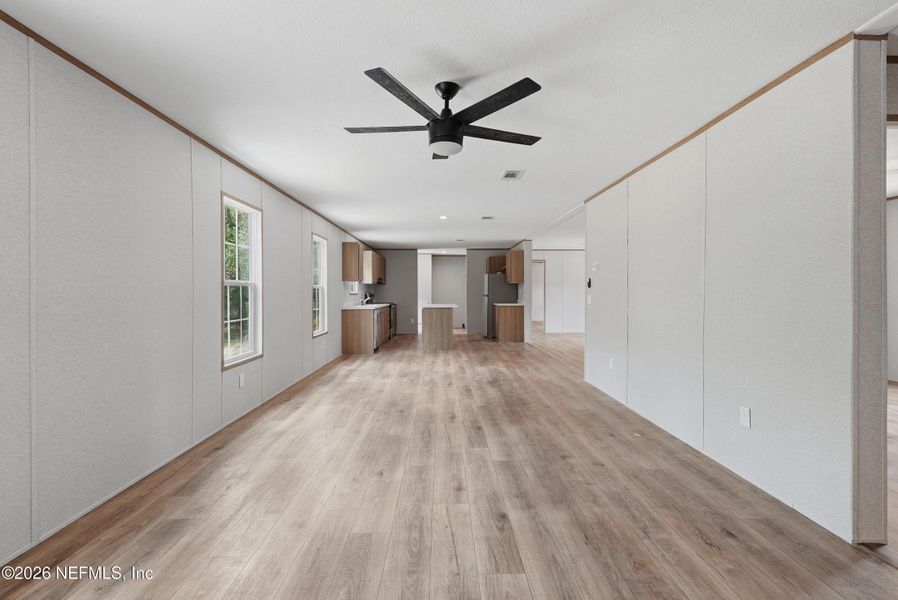 Spacious, unfurnished interior of a new home in , Keystone Heights (Image 11).