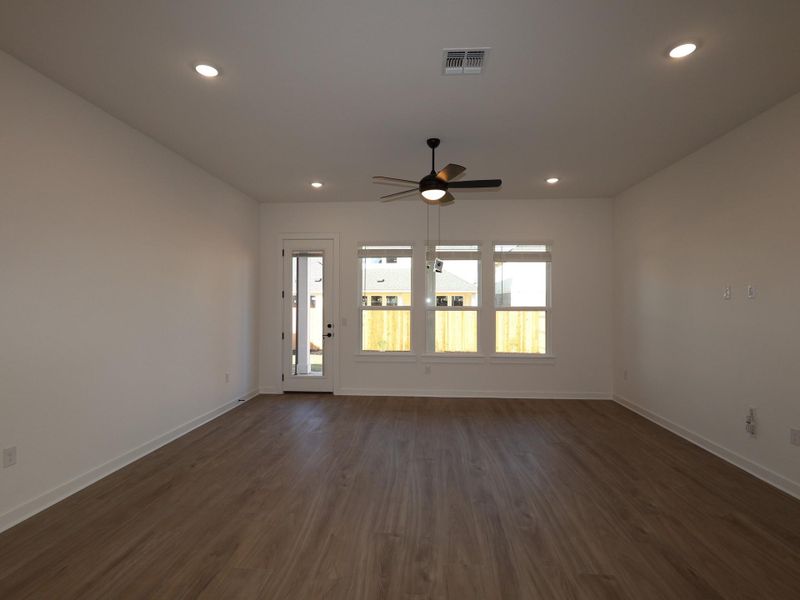 Spacious, unfurnished interior of a new home in Barksdale, Leander (Image 11). Spacious, unfurnished interior of a new home in Barksdale, Leander (Image 11).
