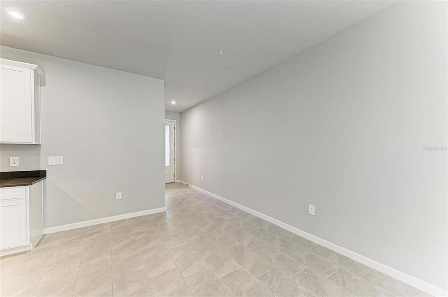 Spacious, unfurnished interior of a new home in Wellen Park, Venice (Image 47).