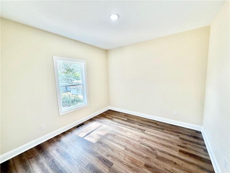 Spacious, unfurnished interior of a new home in , Emerson (Image 17).