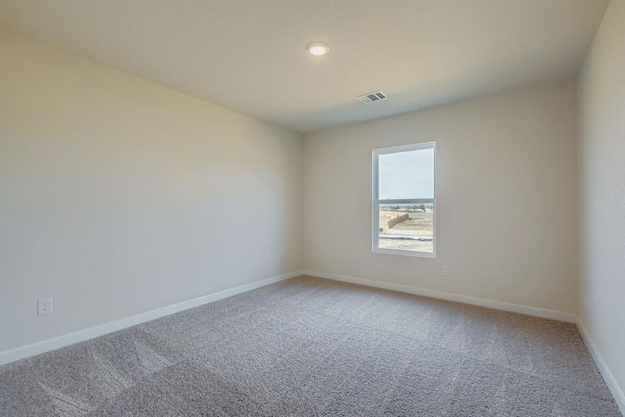 Spacious, unfurnished interior of a new home in Sperling Farms, Ferris (Image 21).
