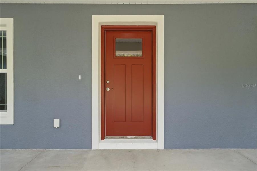 Exterior details and patio area of a home in , Dunnellon (Image 4).