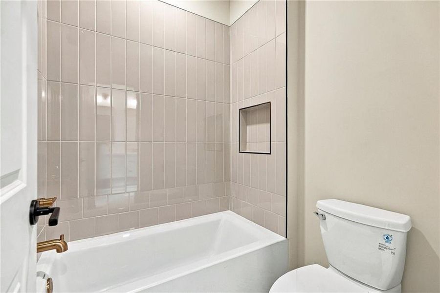 Furnished interior view inside a new home in , Smyrna (Image 78).